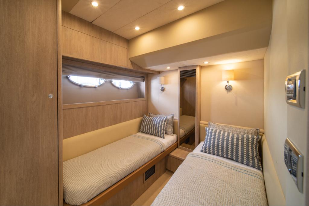 18-PRINCESS62-12_-Convertible_Twin_Cabin