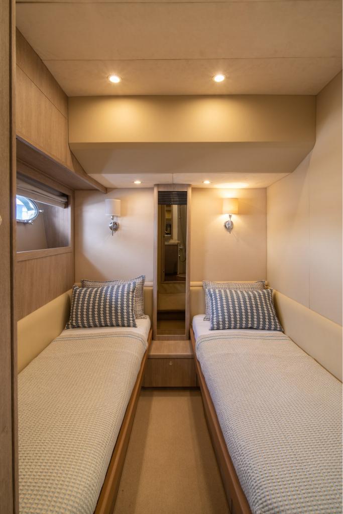 18-PRINCESS62-12_-Convertible_Twincabin